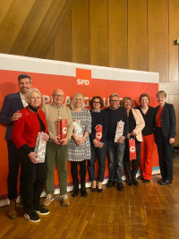 Gruppenbild mit den FachreferentInnen